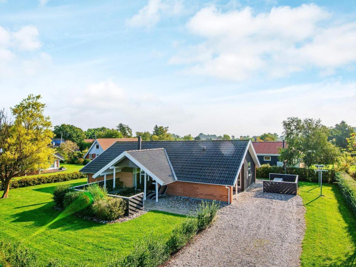 10 Person Holiday Home In Juelsminde Sonderby  Exterior foto