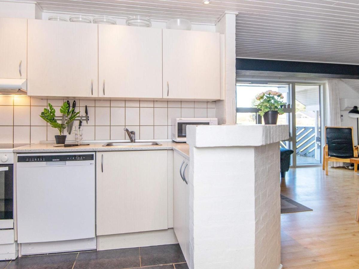 10 Person Holiday Home In Juelsminde Sonderby  Exterior foto